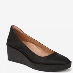 Vionic Black Wedge Pump